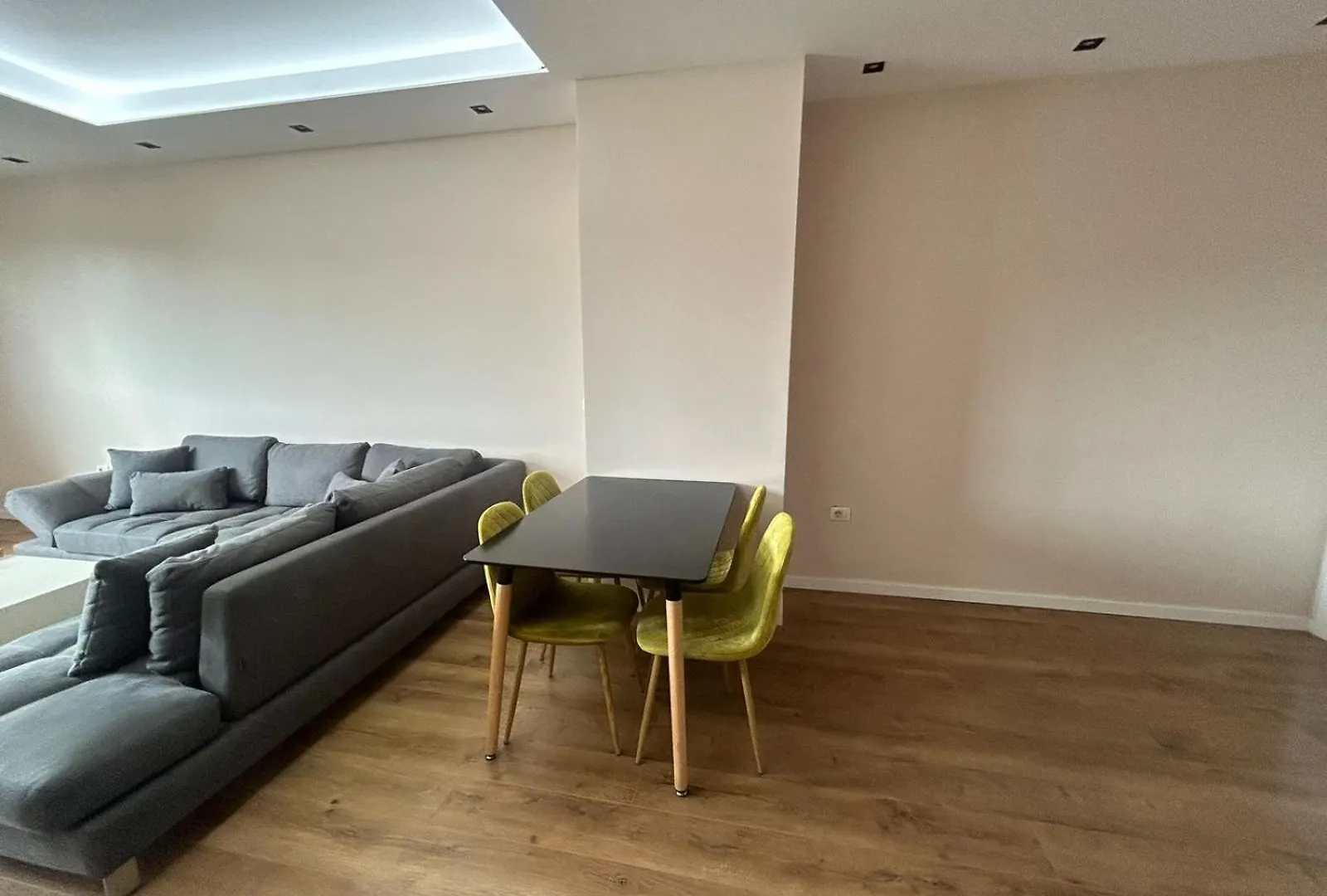 City Center 1 Bedroom Apartment Durrës Albania